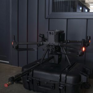 DJI Matrice 300 RTK + zariadenie na čistenie fasád
